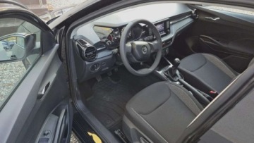 Skoda Fabia IV 2023 Skoda Fabia 1,0 benzyna 65 KM klima Full LED zarejestrowany 7 tys km 65KM, zdjęcie 5