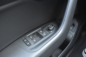 Volkswagen Touareg III 2020 Volkswagen Touareg SalonPL TDI 231KM 4x4 Automat Hak Matrix Kamera Navi Sk, zdjęcie 29