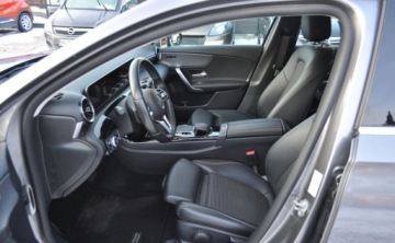 Mercedes Klasa A W177/V177 Hatchback 1.3 200 163KM 2018 Mercedes-Benz Klasa A A200 Automat Benzyna Kamera Nawigacja 1.3 Benzyna, zdjęcie 10