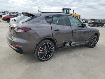 Maserati Levante 2022 Maserati Levante Modena 2022 3.8l 3.8 Benzyna 550KM, zdjęcie 3