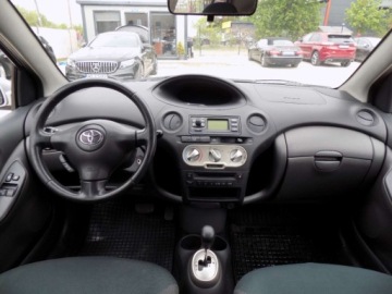Toyota Yaris I 2004 Toyota Yaris BIALOLEKA 1.0 Benzyna (65 KM), 2004r. AUTOMAT KOMIS TYSIAK, zdjęcie 4