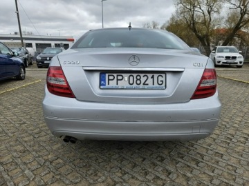Mercedes Klasa C W204 Limuzyna 2.2 200 CDI BlueEFFICIENCY 136KM 2011 Mercedes C 220 2,2 diesel 136KM, zdjęcie 16