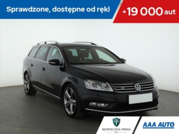 Volkswagen Passat B7 Variant 2.0 TDI CR DPF BlueMotion 140KM 2013 VW Passat 2.0 TDI, Navi, Xenon, Bi-Xenon, Klima