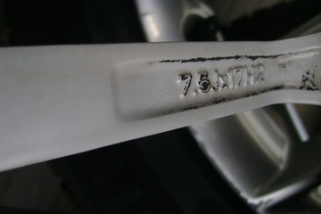 AUDI A4 B8 - RÁFKY HLINÍK Z PNEUMATIKA 17