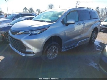 Toyota Sienna III 2023 Toyota Sienna 2023r., 2.5L 2.5 Benzyna 189KM, zdjęcie 1