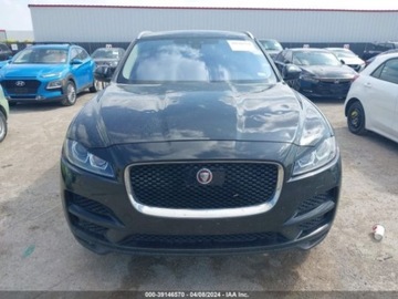 Jaguar F-Pace SUV 2.0 i4 250KM 2019 Jaguar F-Pace 2019, 25T PRESTIGE, 2.0, od ubezpieczalni 2.0 Benzyna 250KM, zdjęcie 8