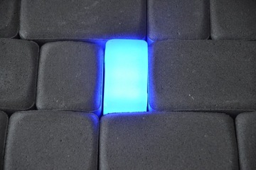 Świecąca kostka brukowa Nostalit 6x12/6 cm RGB