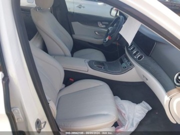 Mercedes Klasa E W213 2021 Mercedes-Benz Klasa E 350, 2021r., 2.0L 2.0 Benzyna 255KM, zdjęcie 6