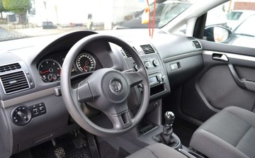 Volkswagen Touran II 1.6 TDI 105KM 2014 Volkswagen Touran Bezwypadkowy - Serwis - OPLACONY - Bez Korozji 1.6 105KM, zdjęcie 21