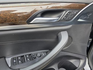 BMW X3 G01 SUV 2.0 30i 252KM 2018 BMW X3 xDrive30i 2.0l benzyna 252KM AWD 4X4 Serwisowany w ASO Dokumentacja, zdjęcie 7