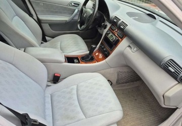 Mercedes Klasa C W203 Sedan W203 1.8 (C 180 Kompressor) 143KM 2002 Mercedes-Benz Klasa C Mercedes-Benz Klasa C 180 Kompressor Classic 1.8, zdjęcie 7