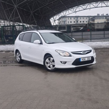 Hyundai i30 I CW Facelifting 1.4 DOHC 109KM 2011 Hyundai i30 1.4 Benzyna Blue Classic Manual 109KM, zdjęcie 6