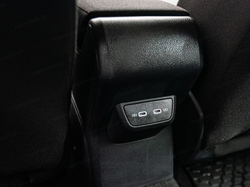 Volkswagen Polo VI Hatchback 5d Facelifting 1.0 TSI 95KM 2022 VOLKSWAGEN Polo 1.0 TSI Life Hatchback 95KM 2022, zdjęcie 20