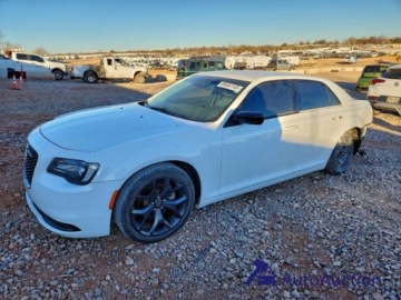 Chrysler 300C II 2021 Chrysler 300 2021 CHRYSLER 300 TOURING 3.6 Benzyna 292KM