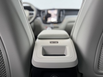 Volvo XC60 II 2024 Volvo XC 60 T8 Plug-In | AWD | Ultra Dark | aut |, zdjęcie 23