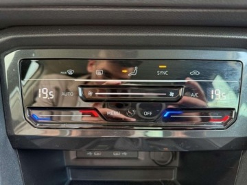 Volkswagen Tiguan II SUV Facelifting 2.0 TDI 150KM 2021 Volkswagen Tiguan 2.0TDI 150KM DSG FV23 Ambient Kamera cofania 2.0, zdjęcie 18