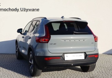 Volvo XC40 Crossover Facelifting 2.0 B4 197KM 2024 Volvo XC 40 B4 197KM PLUS DARK Salon PL I Wlasciciel Serwis ASO Gwarancj, zdjęcie 2