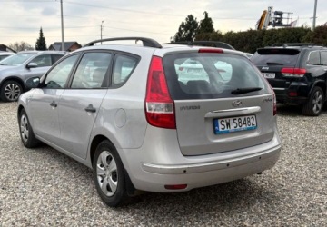 Hyundai i30 I CW Facelifting 1.4 DOHC 109KM 2010 Hyundai i30 Polski salon 1.4 Benzyna 109KM, zdjęcie 3