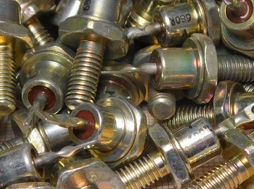 Диод выпрямительный 5А 50В Y-680R - РЕВЕРС [084]