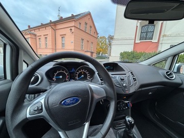 Ford Fiesta VII 2013 Ford Fiesta 1.25 benzyna Biała perełka, zdjęcie 11