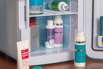 LODÓWKA KOSMETYCZNA 10L 12V Z FUNKCJĄ GRZANIA DO 50-65°C BIAŁA