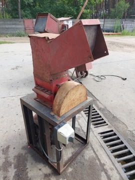 Młynek rozdrabniacz granulator kruszarka rębak shredder do plastiku sprawny