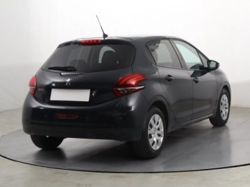 Peugeot 208 I Hatchback 5d Facelifting 1.2 PureTech 82KM 2019 Peugeot 208 1.2 PureTech, Salon Polska, Klima, zdjęcie 4