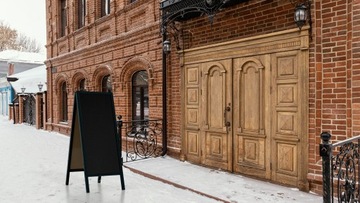 Рекламный стенд с мелом ВОДОНЕПРОНИЦАЕМЫЙ 150х61 см ЧЕРНАЯ РАМА