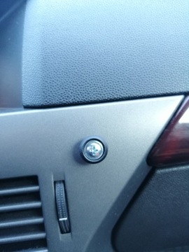 АВТОМОБИЛЬНЫЙ ПОДСТАКАННИК БУТЫЛКИ ДЛЯ НАПИТКОВ