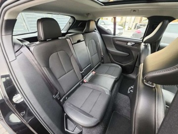 Volvo XC40 Crossover 1.5 T3 156KM 2018 Volvo XC 40 ___T3 Benzyna 156KM FULL LED Virtual Skora Panorama HarmanKard, zdjęcie 26