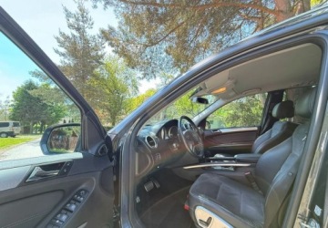 Mercedes Klasa M W164 Off-roader Facelifting 3.0 V6 (300 CDI BlueEFFICIENCY) 190KM 2010 Mercedes-Benz ML Mercedes-Benz ML 300 CDI 4-Matic 3.0 Diesel 190KM, zdjęcie 13