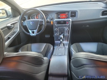 Volvo S60 II Sedan Facelifting 2.0 D4 DRIVE-E 190KM 2018 Volvo S60 2.0D4 R-Designe Rewelacja Bezwypadkowy 2.0 Diesel 190KM, zdjęcie 20