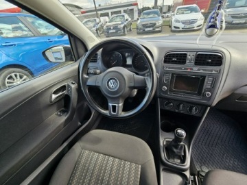 Volkswagen Polo V Hatchback 3d Facelifting 1.0 75KM 2014 Volkswagen Polo 1.0 Benzyna 75KM, zdjęcie 9