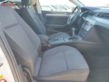 Volkswagen Passat B8 Variant 1.6 TDI BlueMotion SCR 120KM 2017 Volkswagen Passat GWARANCJA, Niski udokumentowany przebieg, Mozliwa zamian, zdjęcie 15