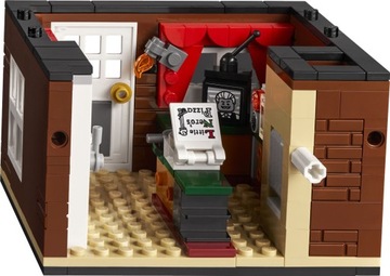 LEGO Ideas 21330 — Один дома