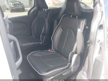 Chrysler Pacifica II 2023 Chrysler Pacifica Hybrid Limited 2023 3.6 Hybryda 287KM, zdjęcie 16