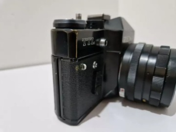 ТТЛ-КАМЕРА ЗЕНИТ С ФУНКЦИОНАЛЬНЫМ ОБЪЕКТИВОМ ГЕЛИОС 44-М 58MM/F2!