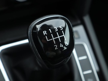 Volkswagen Passat B8 Variant 2.0 TDI BlueMotion SCR 150KM 2019 VW Passat 2.0 TDI, Salon Polska, Navi, Klima, zdjęcie 17