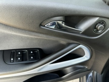 Opel Zafira C Tourer 2.0 CDTI ECOTEC 165KM 2015 Opel Zafira Climatronic Grzane Fotele Czujniki Nav, zdjęcie 27