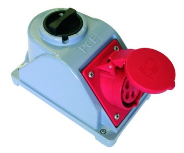 GNIAZDO SIŁOWE Z WYŁĄCZNIKIEM 0-1 IP44 16A 400V 3P+Z+N PCE 96061540W