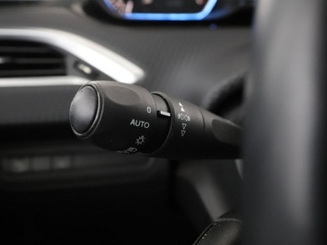 Peugeot 2008 I SUV Facelifting 1.2 PureTech 110KM 2017 Peugeot 2008 1.2 Benzyna Crossway Panorama Navi, zdjęcie 32