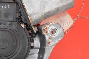 PODNOŚNIK SZYBY PRAWY PRZÓD TOYOTA COROLLA VERSO 1