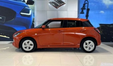 Suzuki Swift VI Hatchback Facelifting 1.2 DualJet SHVS 83KM 2026 Suzuki Swift Premium Plus 1.2 mild Hybrid 2WD 5MT Flame Orange NOWY SWIFT, zdjęcie 11
