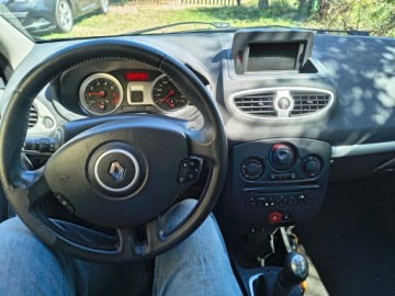 Renault Clio III Hatchback 5d Phase II 1.2 TCe 16v 100KM 2011