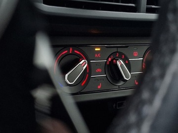 Volkswagen Polo VI Hatchback 5d 1.0 TSI 95KM 2018 Volkswagen Polo Comfortline 999cm3 95KM/Alarm/Czuj, zdjęcie 29