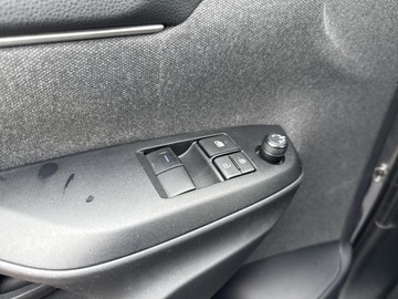 Toyota Yaris IV Hatchback 1.5 Hybrid Dynamic Force 116KM 2020 Toyota Yaris Hybrid 1.5 Comfort IV (2020-) Hybrid, zdjęcie 18