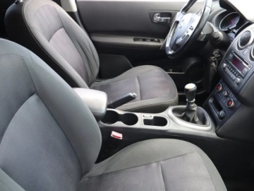Nissan Qashqai I Crossover Facelifting  1.6 dCi 130KM 2013 Nissan Qashqai+2 1.6 dCi, Salon Polska, 7 miejsc, zdjęcie 8