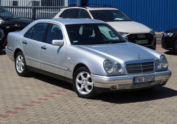 Mercedes Klasa E W210 1998 Mercedes E240 V6 aut Elegance 160000km Skóra Hak Grzane fotele 2xParktronik, zdjęcie 1