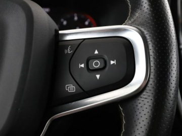 Volvo XC40 Crossover 2.0 D4 190KM 2018 Volvo XC 40 FV23% R-Design automat AWD 190KM, zdjęcie 31