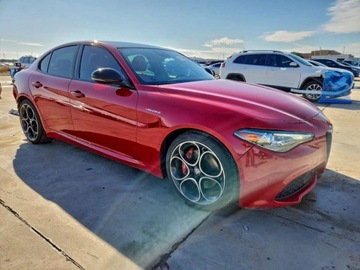 Alfa Romeo Giulia II Sedan Facelifting 2.0 Turbo 280KM 2022 Alfa Romeo Giulia Super 2022 2.0 Benzyna 280KM, zdjęcie 4
